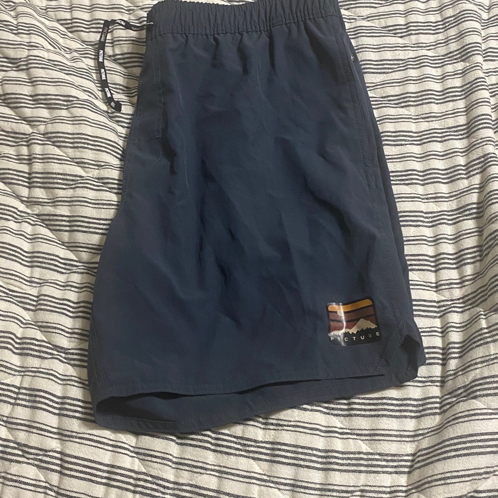 Picture Navy Blue technical shorts